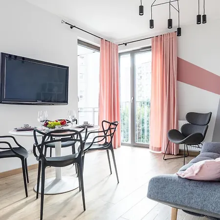 Old Town Nest - 2 Sypialnie, Balkon, Parking W Hali *