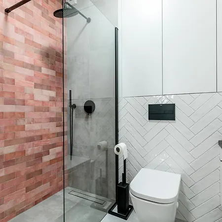 Old Town Nest - 2 Sypialnie, Balkon, Parking W Hali *