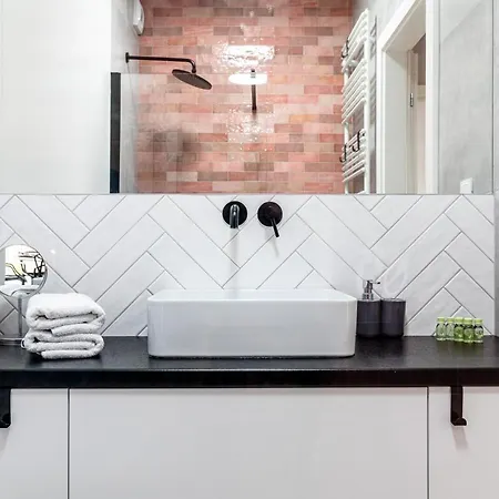 Old Town Nest - 2 Sypialnie, Balkon, Parking W Hali *