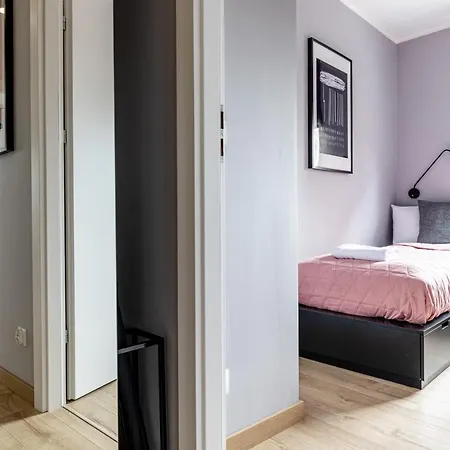 Old Town Nest - 2 Sypialnie, Balkon, Parking W Hali