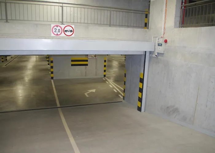 Daire Old Town Nest - 2 Sypialnie, Balkon, Parking W Hali