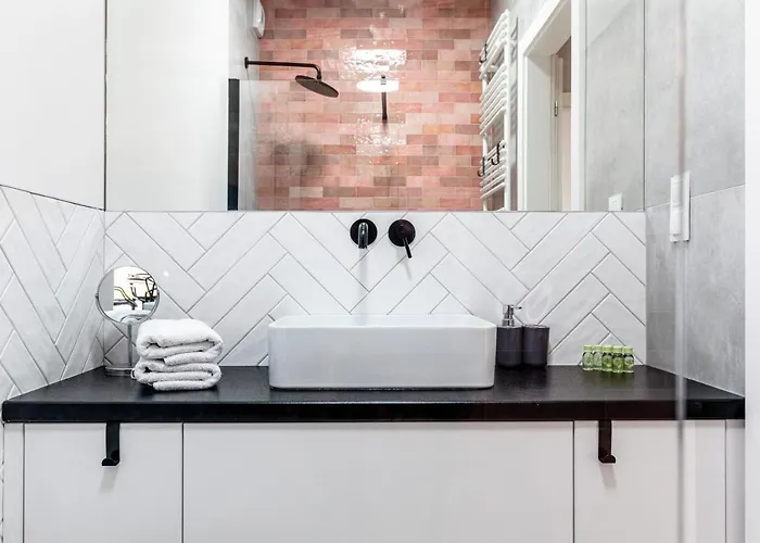 Old Town Nest - 2 Sypialnie, Balkon, Parking W Hali *