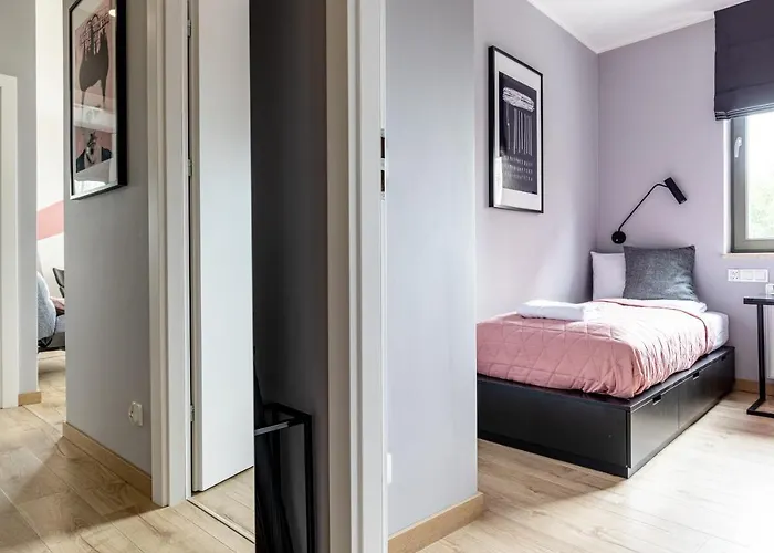 Old Town Nest - 2 Sypialnie, Balkon, Parking W Hali